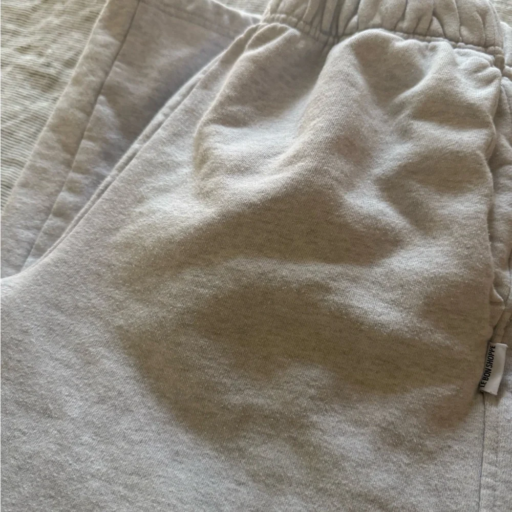 Le Bon Shoppe women’s sweat pants in size medium light grey - Picture 5 of 7